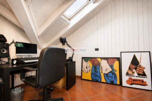 06-1 Studio