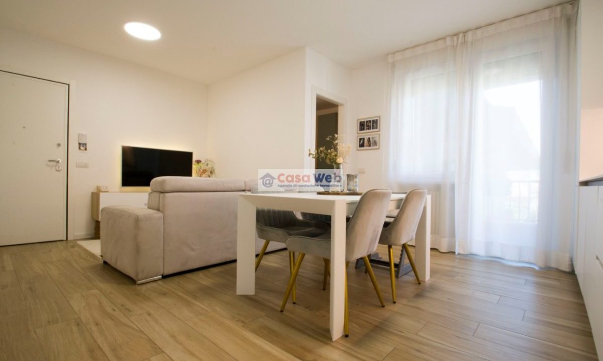 02-1 Soggiorno-cucina