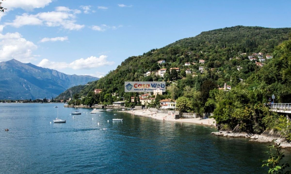 Vista lago e spiaggia 01