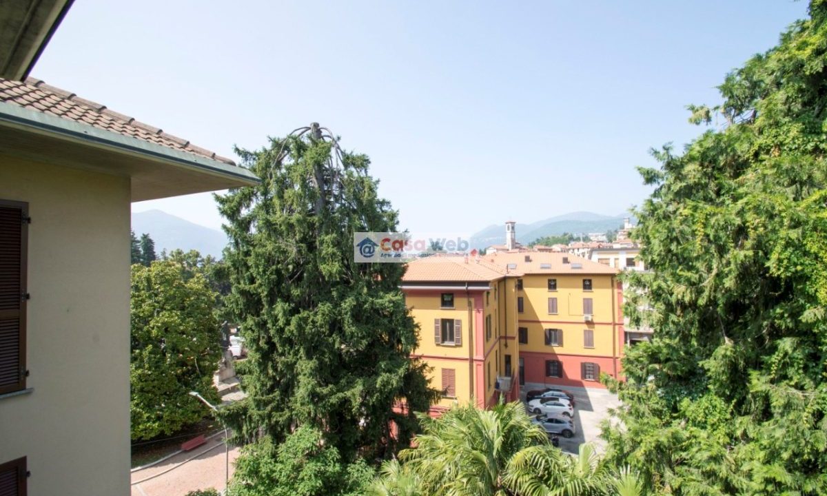 06-1 Vista dal balcone