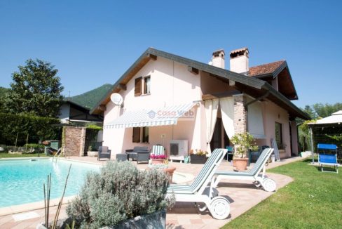 12-2 Piscina