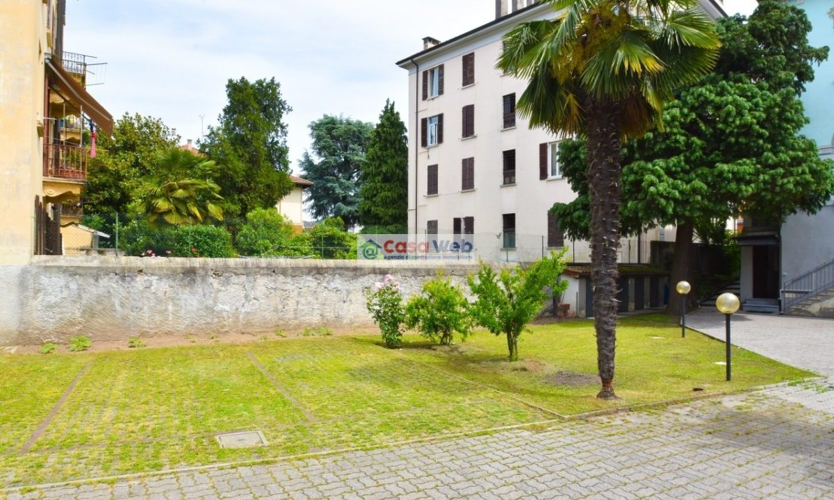 02-3 giardino-posto auto_04