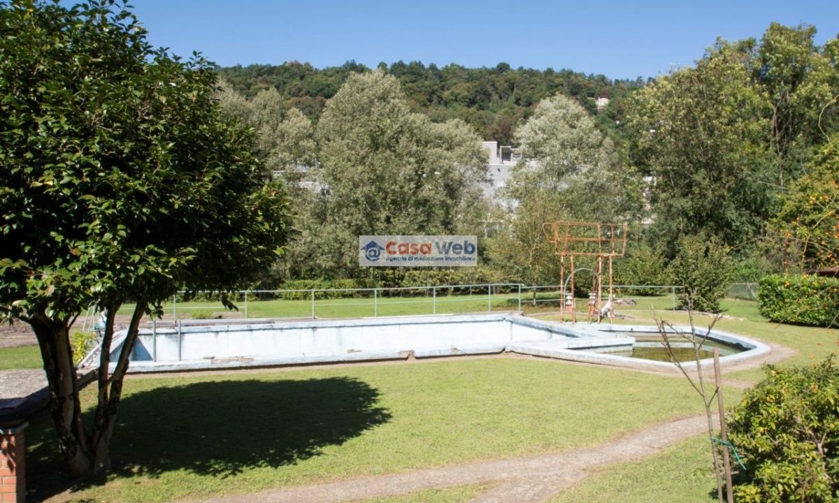 12-2 Piscina