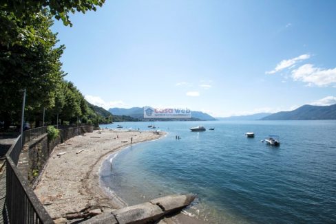 Vista lago e spiaggia 05