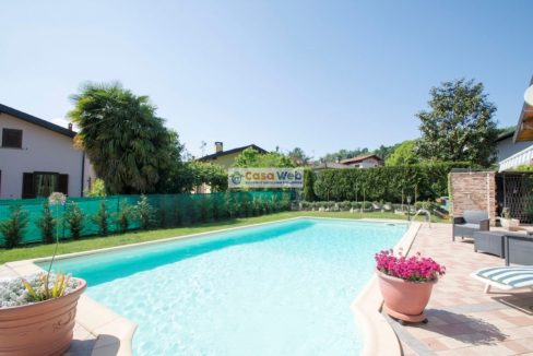 12-1 Piscina